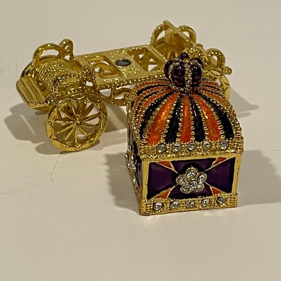 Jewelry - VTG Golden Carriage Trinket Box Rhinestone Enamel Golden Tone